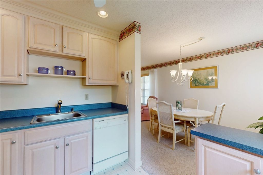 94 Spring Lake Drive , Unit 202, Vero Beach, FL 32962 Photo