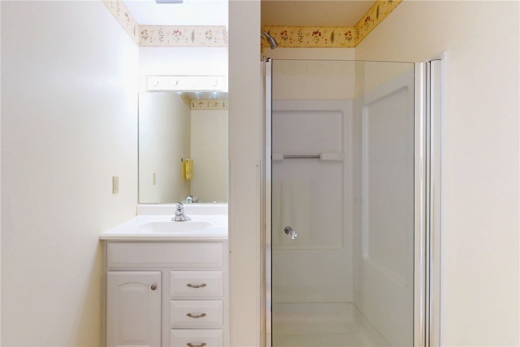 94 Spring Lake Drive , Unit 202, Vero Beach, FL 32962 Photo