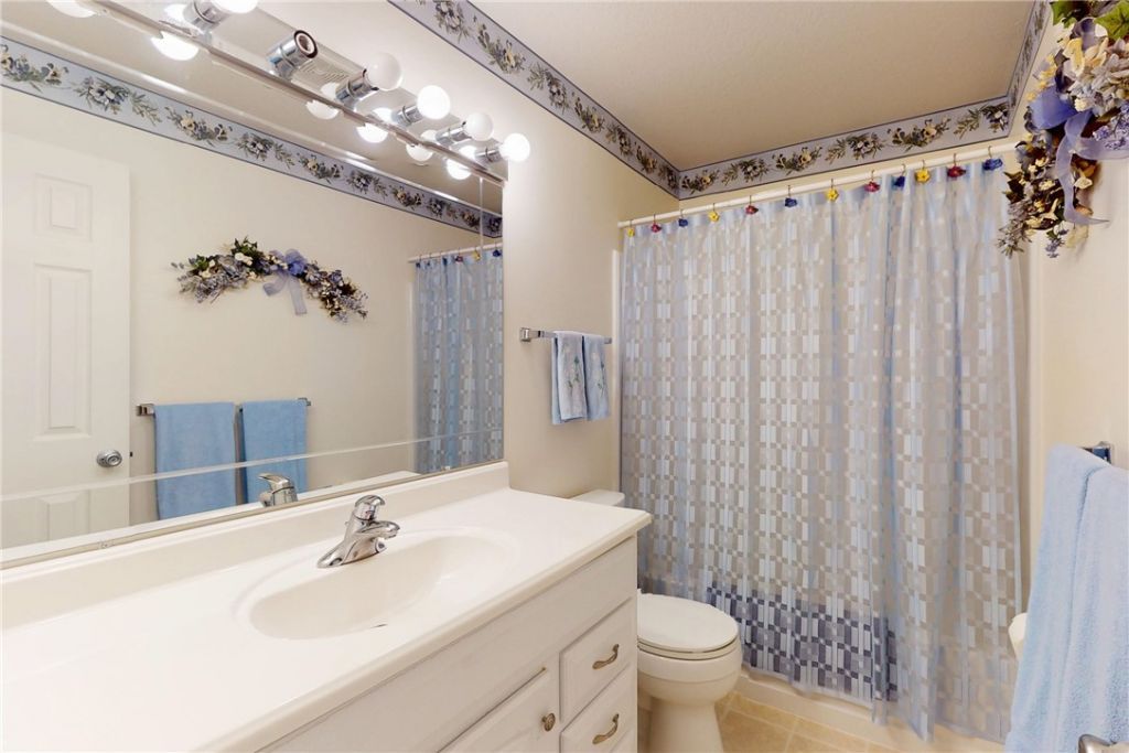 94 Spring Lake Drive , Unit 202, Vero Beach, FL 32962 Photo
