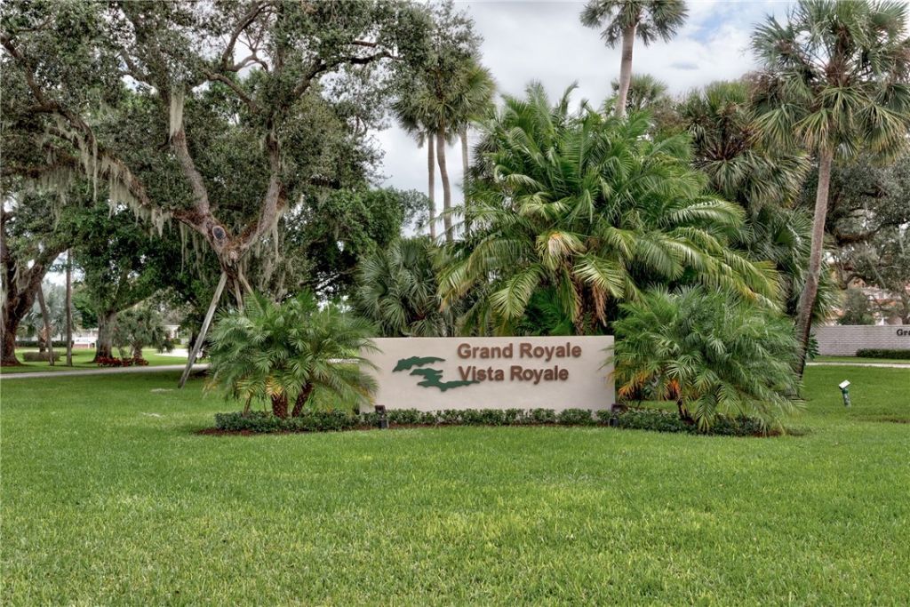 94 Spring Lake Drive , Unit 202, Vero Beach, FL 32962 Photo