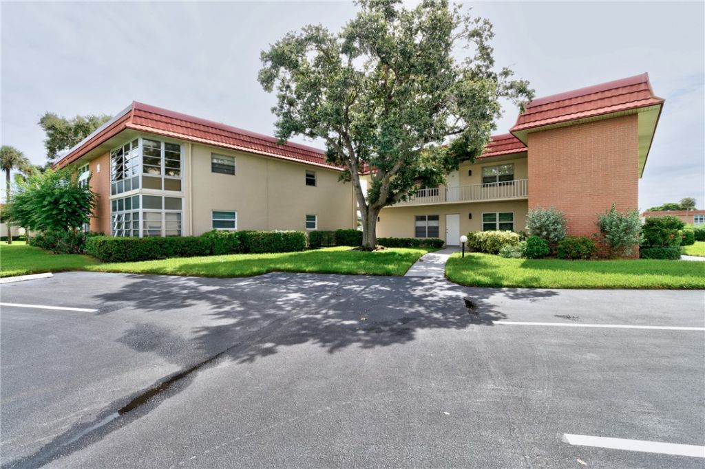94 Spring Lake Drive , Unit 202, Vero Beach, FL 32962 Photo