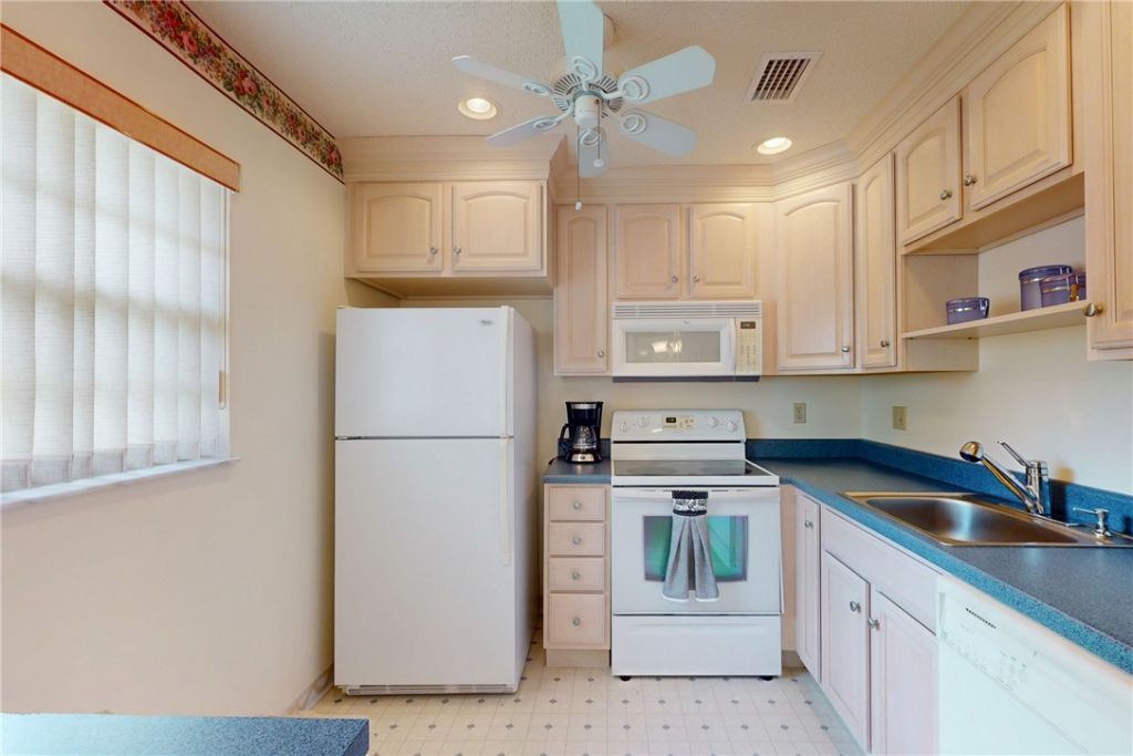 94 Spring Lake Drive , Unit 202, Vero Beach, FL 32962 Photo