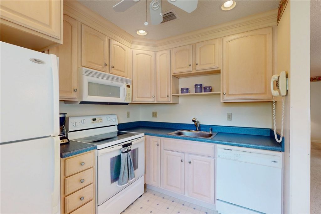 94 Spring Lake Drive , Unit 202, Vero Beach, FL 32962 Photo