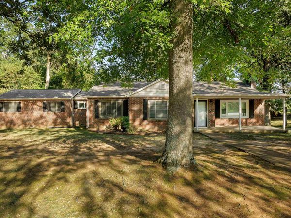 1002 Dixie Ave, Florence, AL 35630