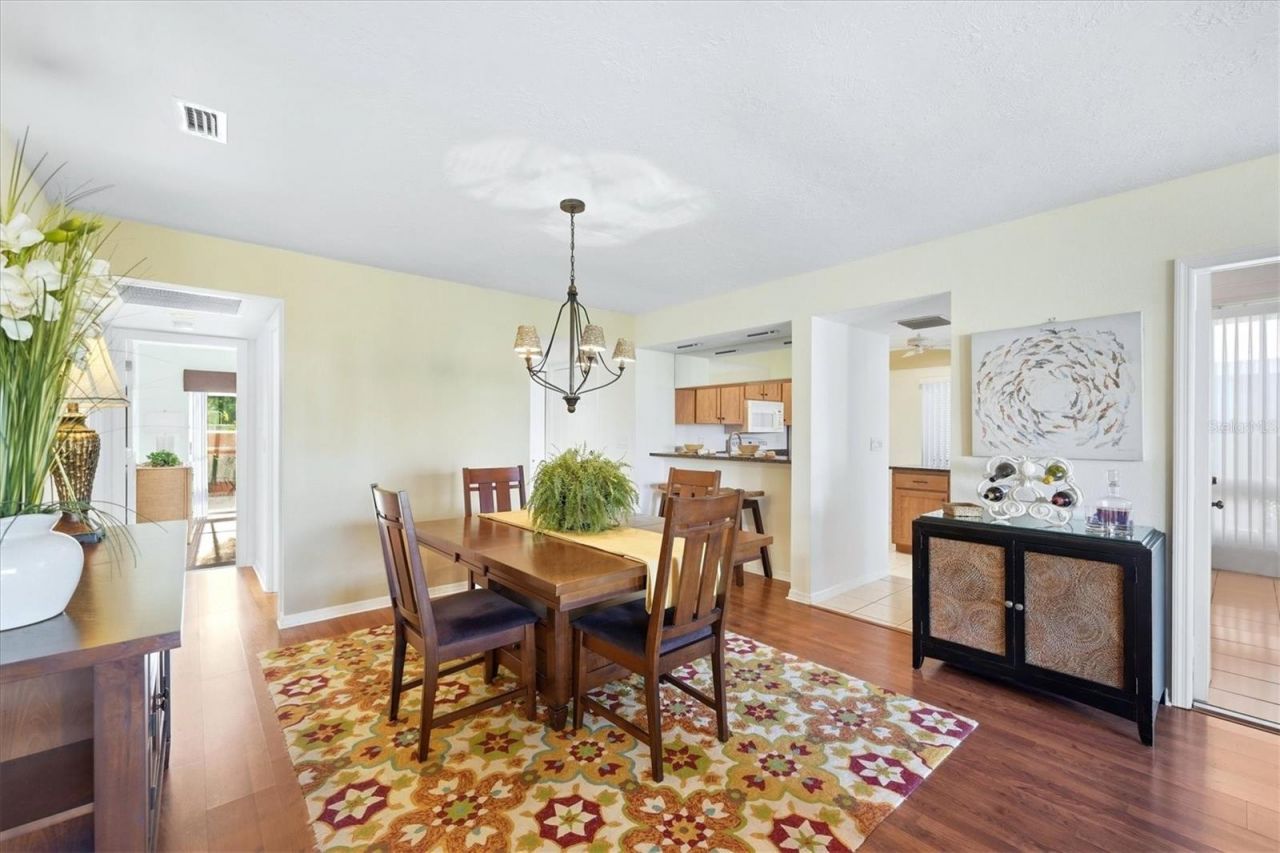 308 Cerromar Way N, Unit 19, Venice, FL 34293 Photo
