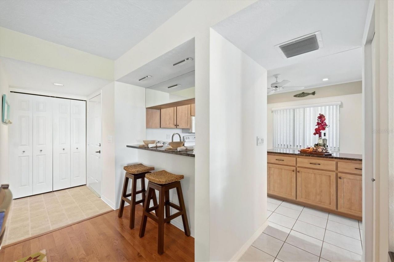 308 Cerromar Way N, Unit 19, Venice, FL 34293 Photo