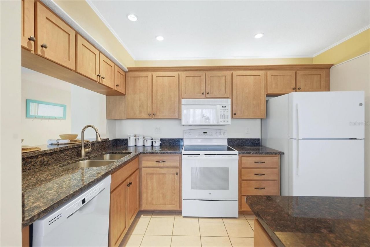 308 Cerromar Way N, Unit 19, Venice, FL 34293 Photo