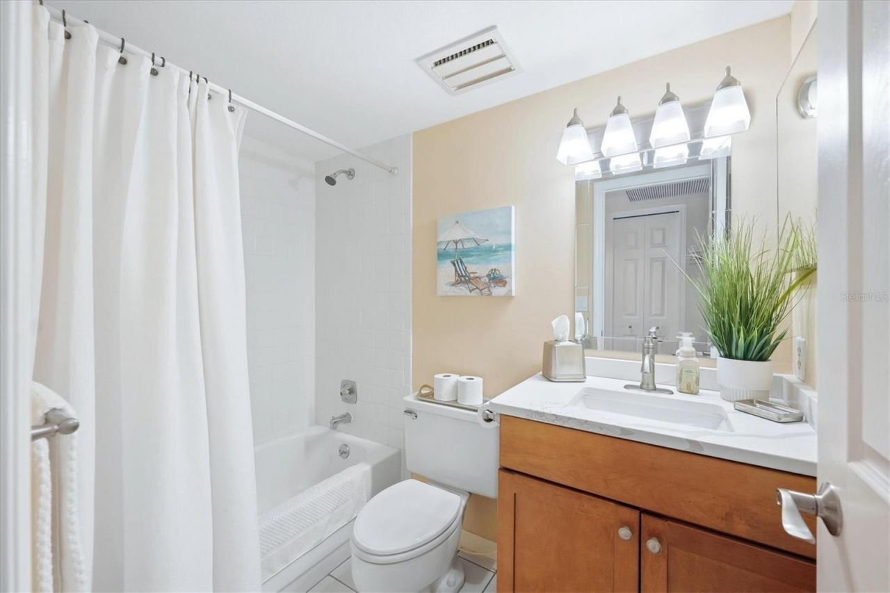 308 Cerromar Way N, Unit 19, Venice, FL 34293 Photo
