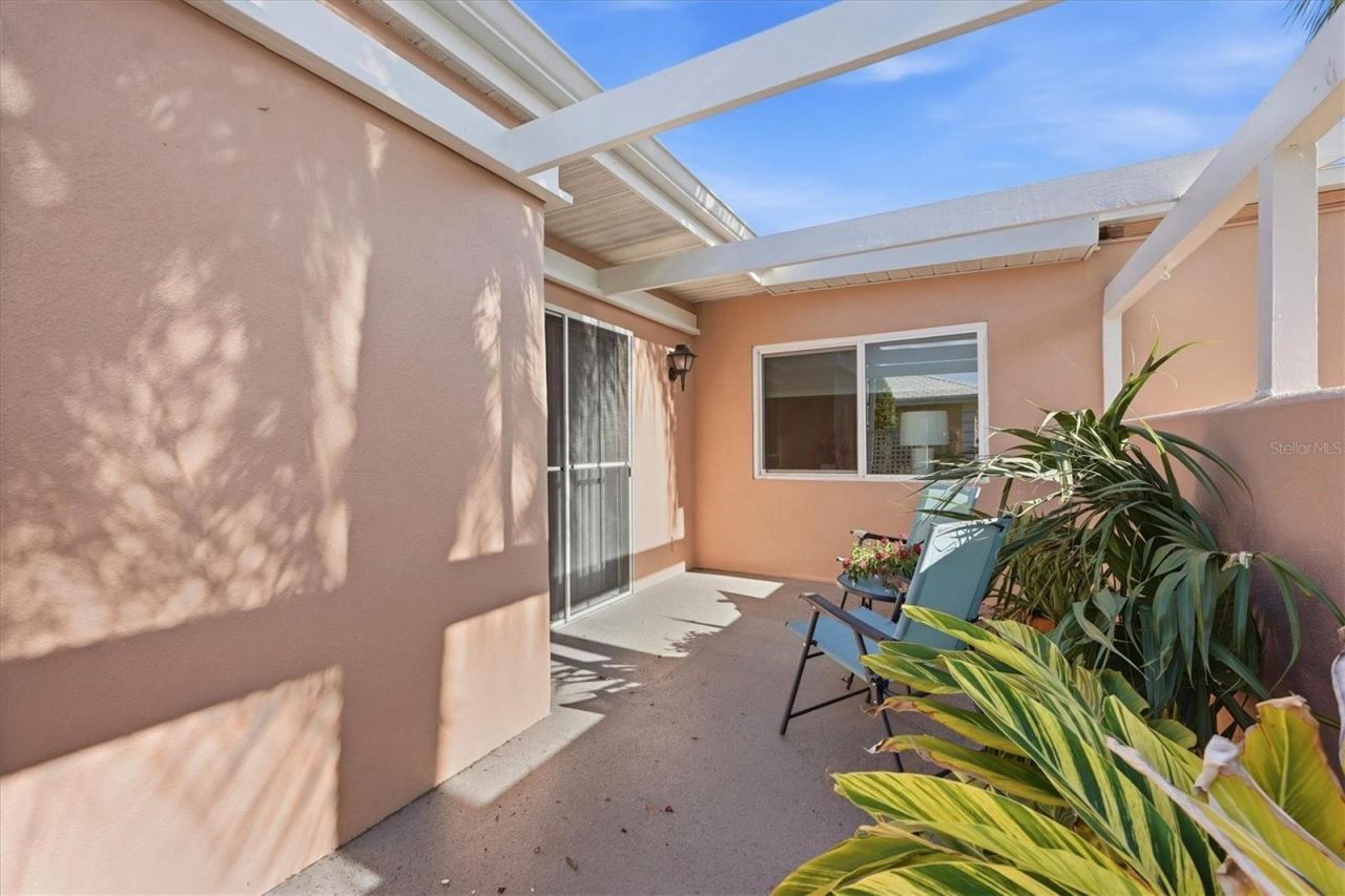 308 Cerromar Way N, Unit 19, Venice, FL 34293 Photo