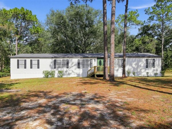 124 HOUR GLASS CIRCLE , HAWTHORNE, FL 32640