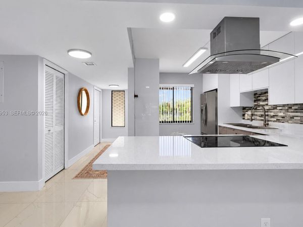 150 Lakeview Dr, Unit 203, Weston, FL 33326