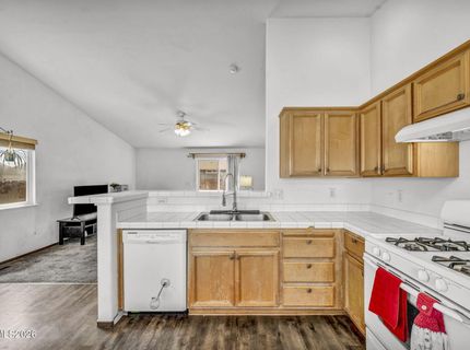 201 Emigrant Way, Fernley, NV 89408 Photo