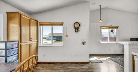 201 Emigrant Way, Fernley, NV 89408 Photo