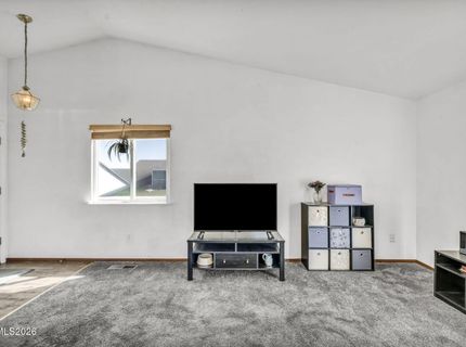 201 Emigrant Way, Fernley, NV 89408 Photo