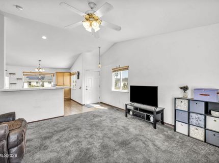 201 Emigrant Way, Fernley, NV 89408 Photo
