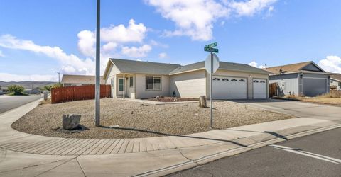 201 Emigrant Way, Fernley, NV 89408 Photo