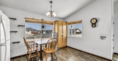 201 Emigrant Way, Fernley, NV 89408 Photo