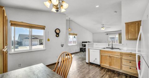 201 Emigrant Way, Fernley, NV 89408 Photo