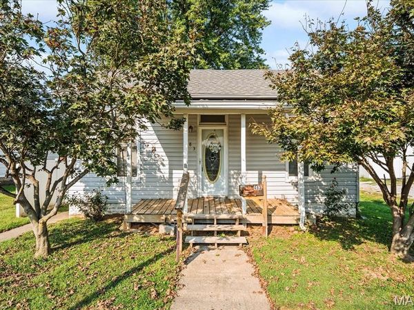 483 N Broadway Street , Nashville, IL 62263