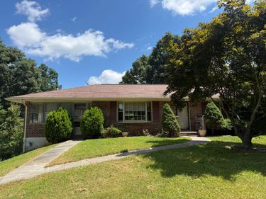 421 Woodland Circle, Lynchburg, VA 24502