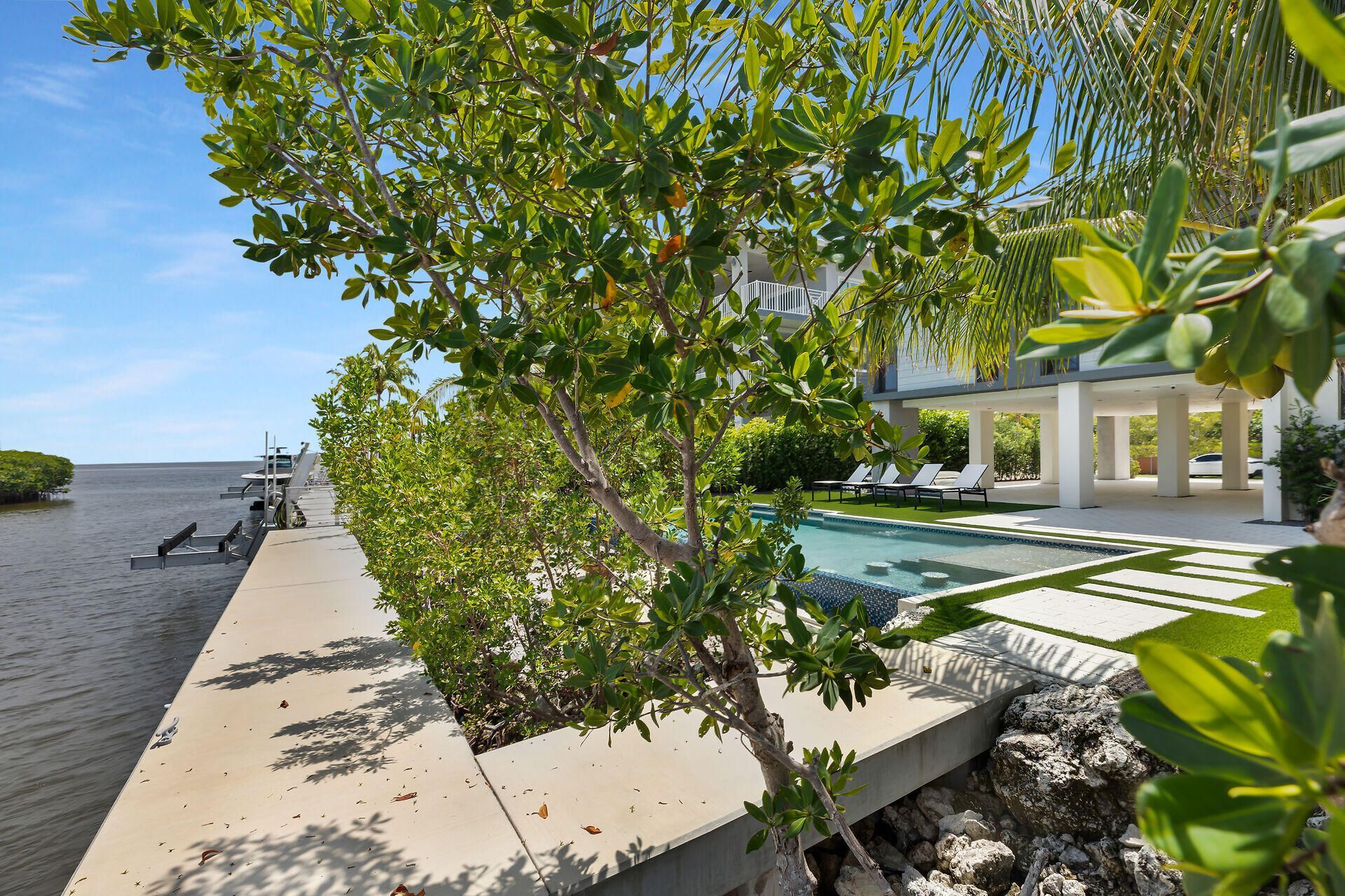 64 S Andros Road, Key Largo, FL 33037 Photo