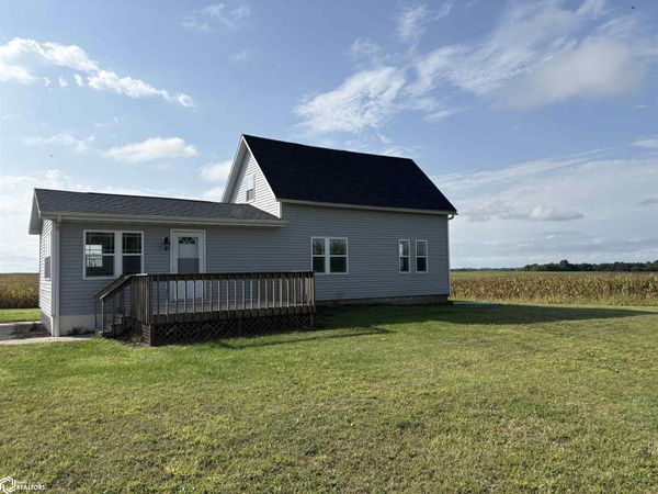 18397 215Th Avenue, Centerville, IA 52544