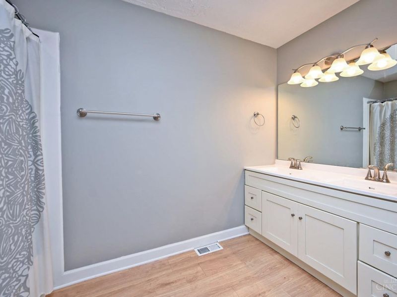 9835 Timbers Drive, Blue Ash, OH 45242 Photo 37