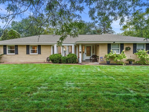 4800 Sussex Ln, Greendale, WI 53129