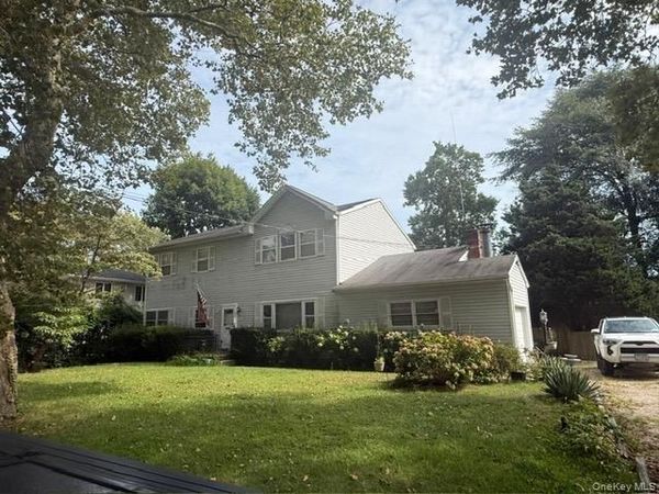 97 Hiawatha Drive, Brightwaters, NY 11718