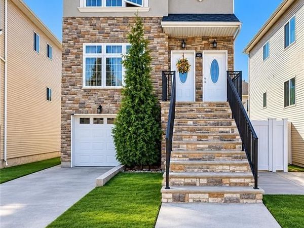 440 Eltingville Boulevard , Staten Island, NY 10312