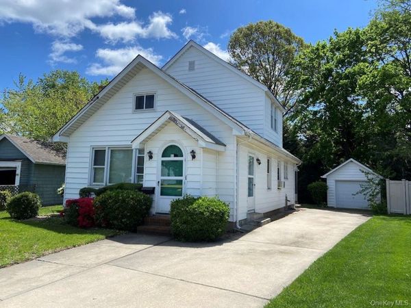 39 Munson Place , East Rockaway, NY 11518