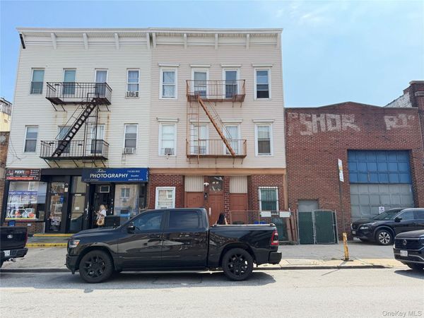 22-19 Steinway Street , Astoria, NY 11105