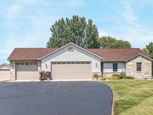 206 DONOVAN CIRCLE, Rosendale, WI 54974