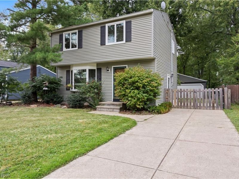 5742 Pleasant Street, North Ridgeville, OH 44039 Photo 2