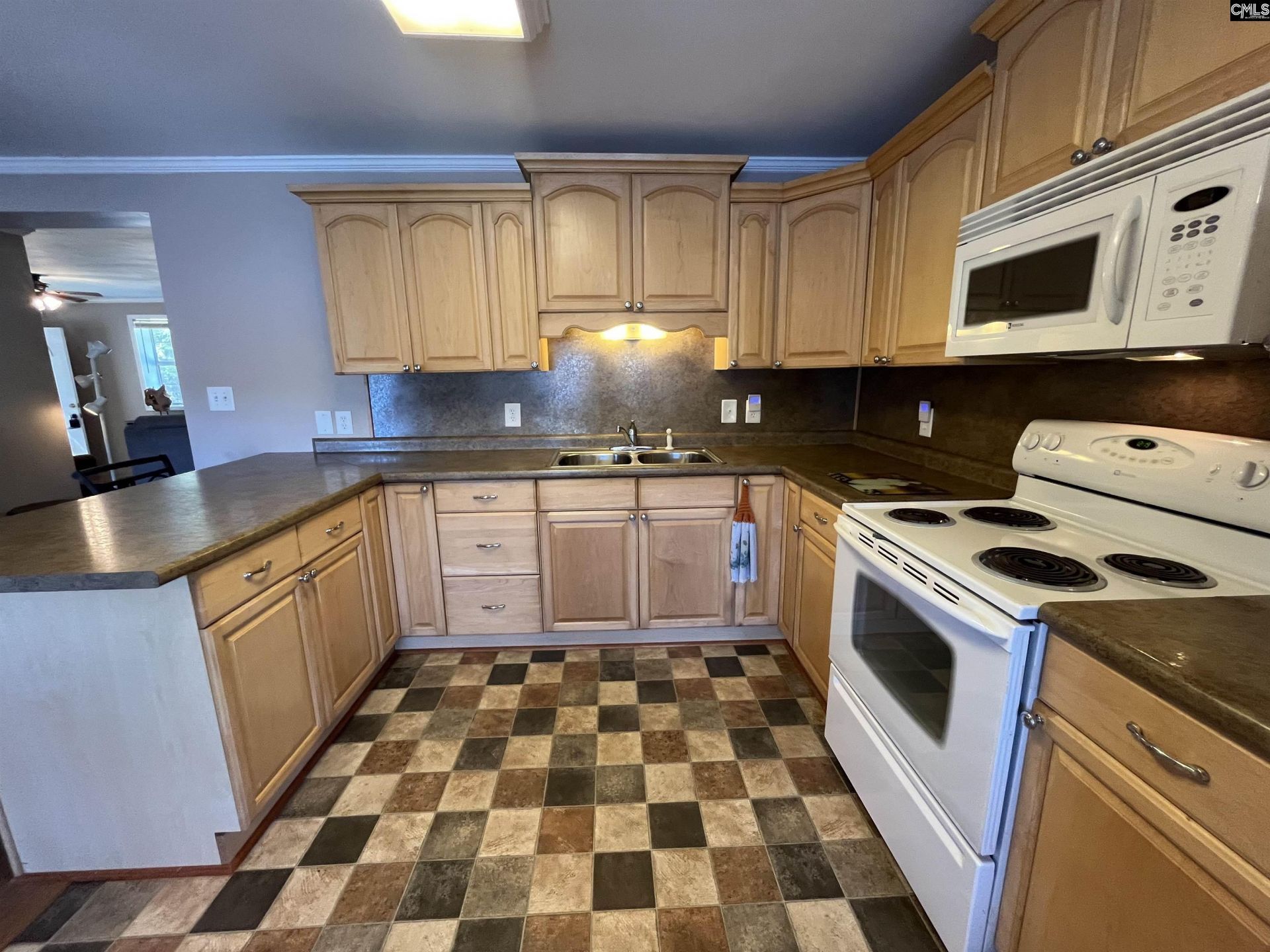 2460 Cottage Lane  Photo 10
