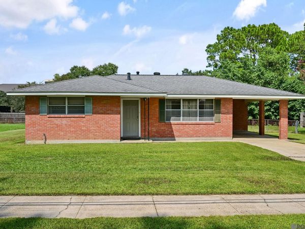 8435 N Essen Heights Ct, Baton Rouge, LA 70809