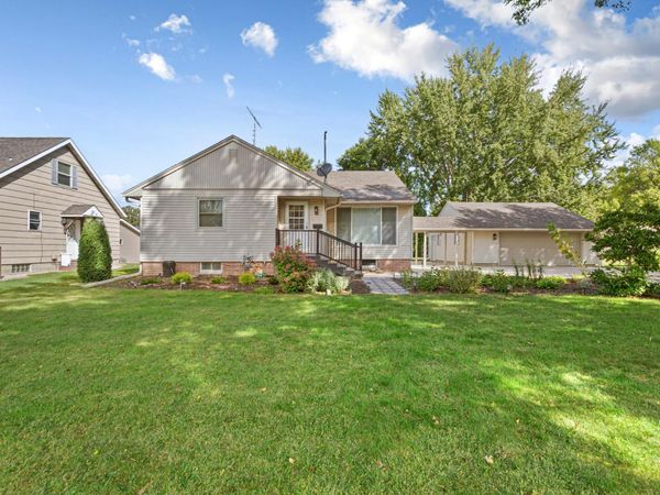 805 9th Avenue NE, Waseca, MN 56093