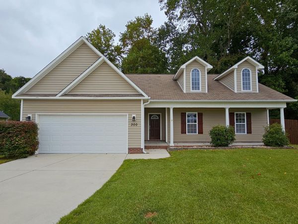 300 Bouy Court , Swansboro, NC 28584