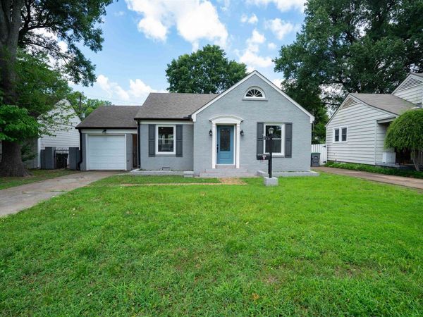 386 HOLMES CIR, Memphis, TN 38111