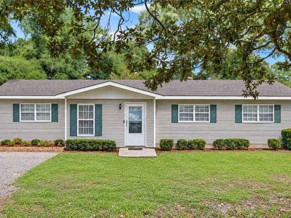 1670 Peachtree Lane E, Mobile, AL 36618