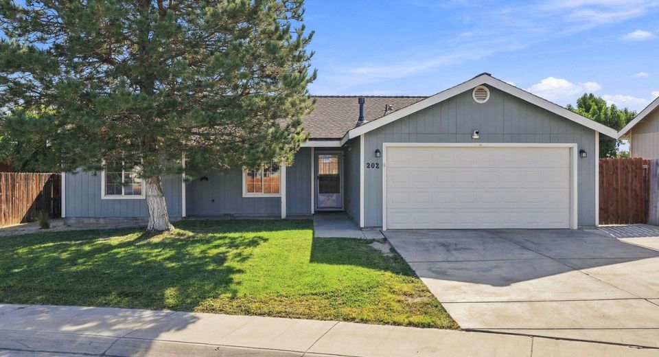 202 Rosecrest Drive, Fernley, NV 89408 Photo