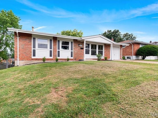 316 Southwark Lane , St Louis, MO 63125