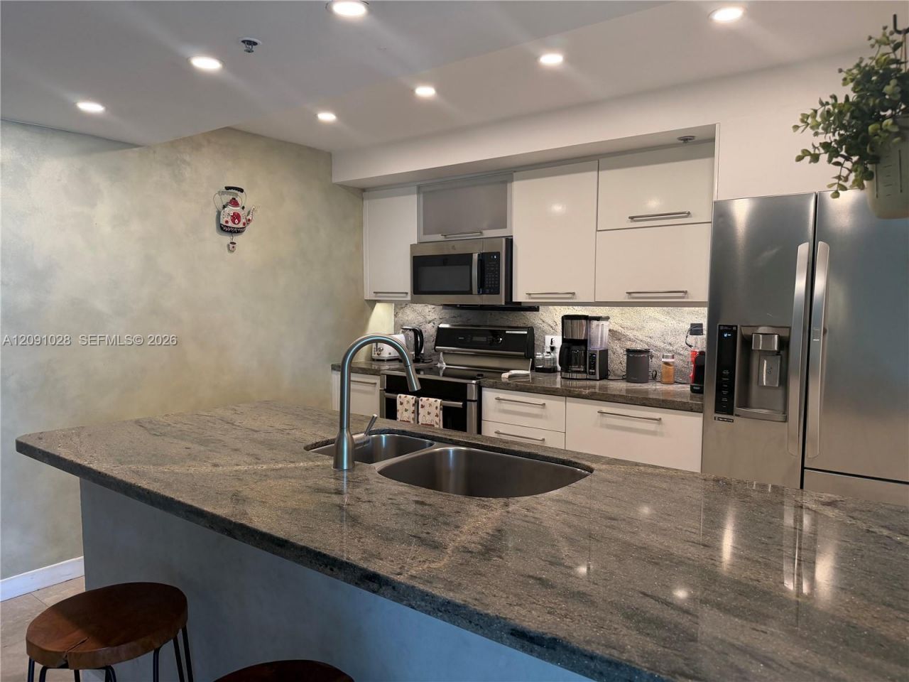 1330 Ocean Dr, Unit R5B, Miami Beach, FL 33139 Photo