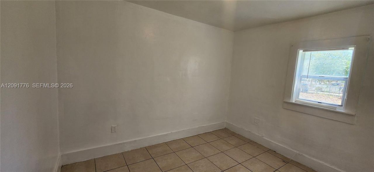 944 NW 81st St, Unit A, Miami, FL 33150 Photo