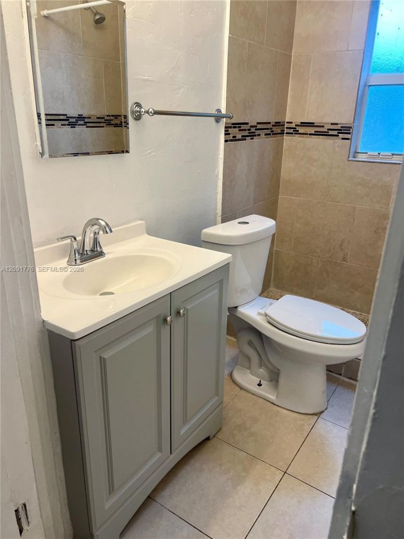 944 NW 81st St, Unit A, Miami, FL 33150 Photo