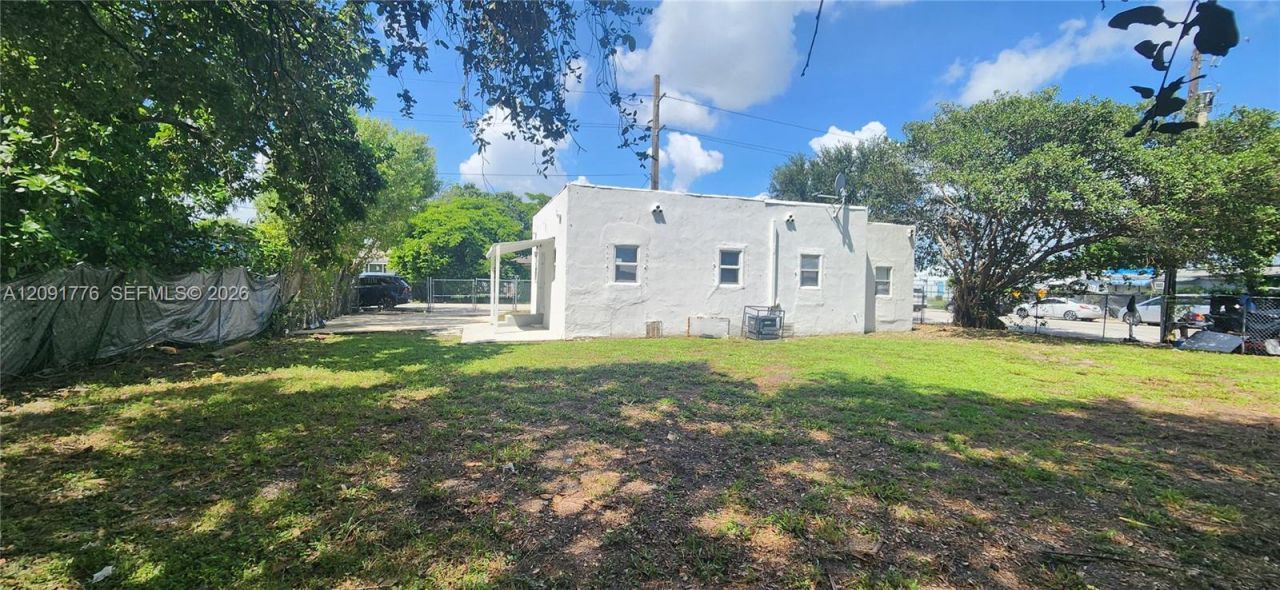 944 NW 81st St, Unit A, Miami, FL 33150 Photo