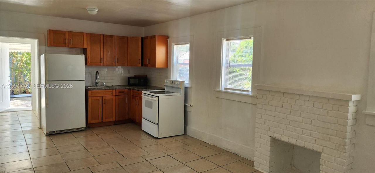 944 NW 81st St, Unit A, Miami, FL 33150 Photo