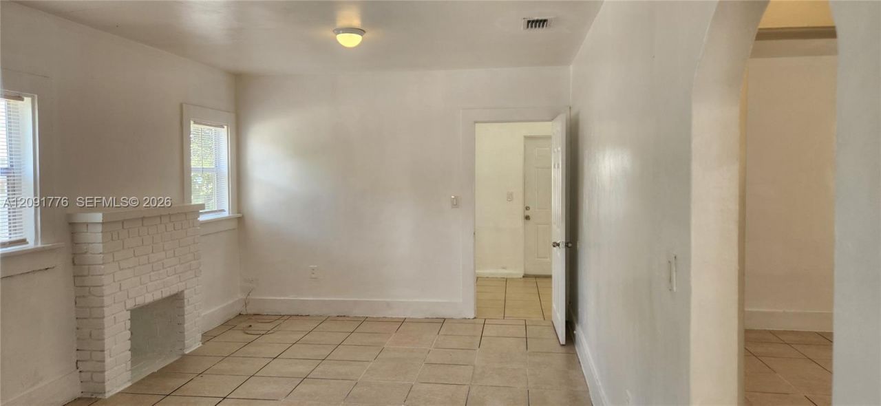 944 NW 81st St, Unit A, Miami, FL 33150 Photo