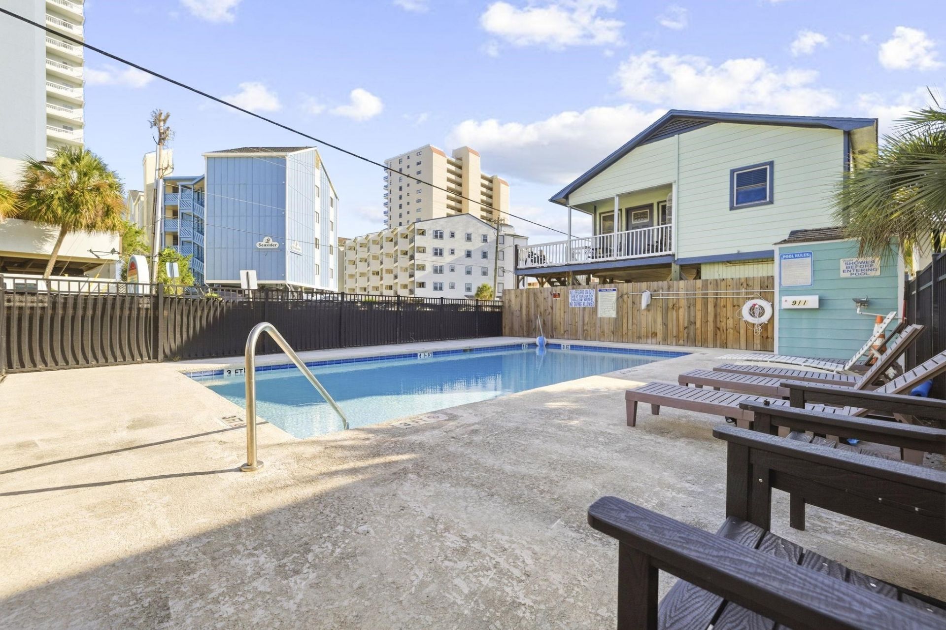 104 Sunset Square Photo 21