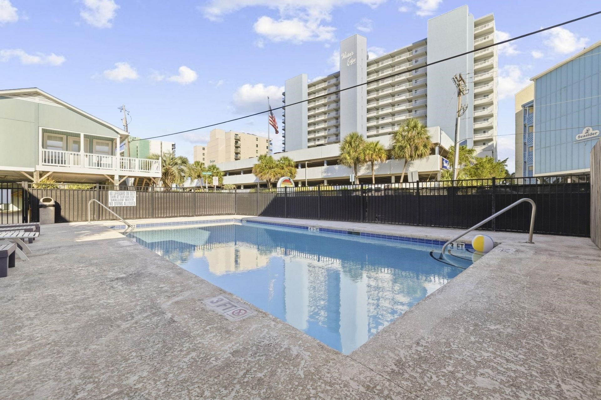 104 Sunset Square Photo 24
